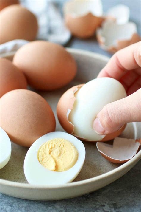 hard boiled eggs easy to peel